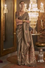Zari Base Handloom Weaving Silk Partywear Heavy Saree With Blouse.