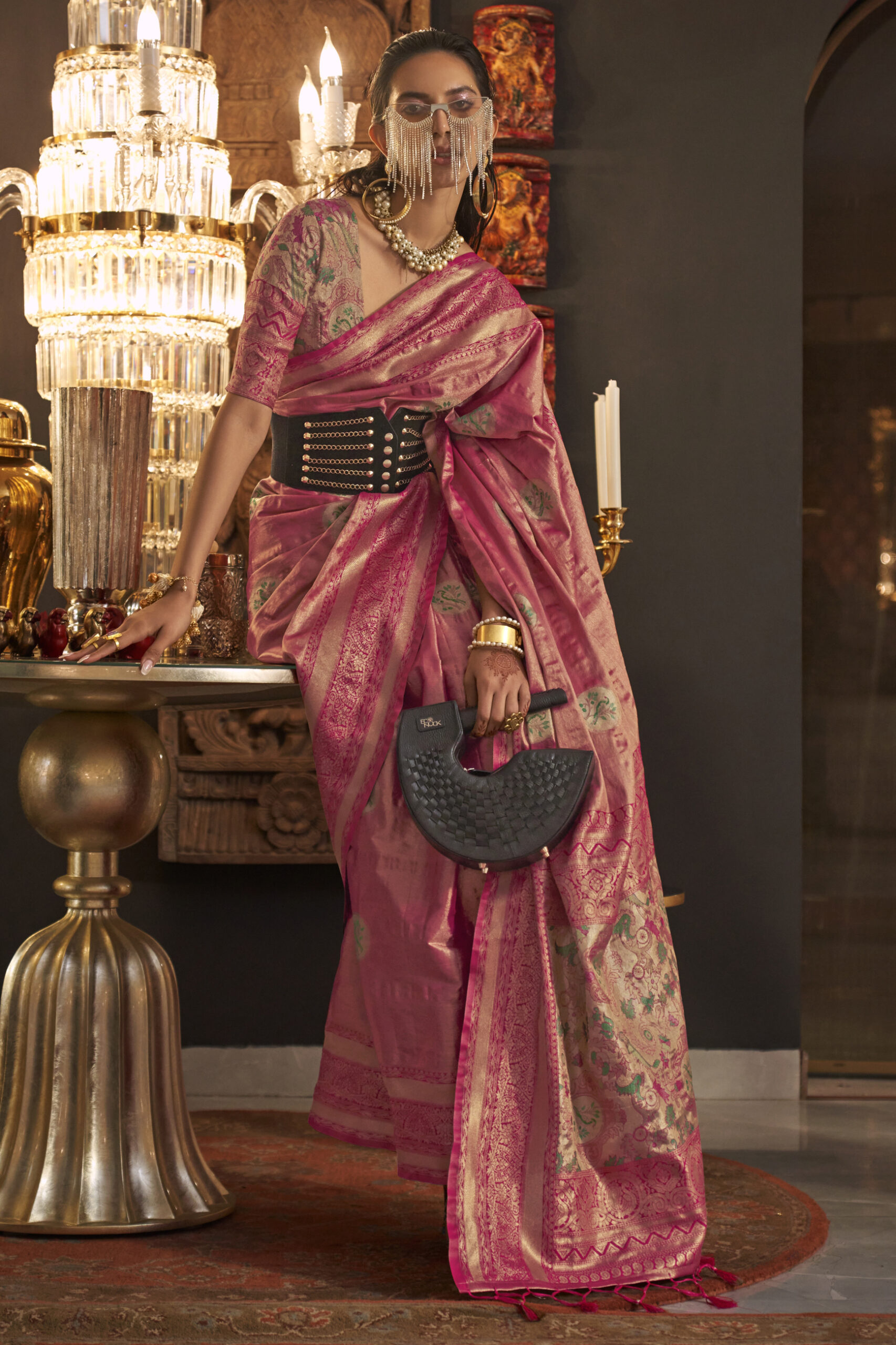 Zari Base Handloom Weaving Silk Partywear Heavy Saree With Blouse.