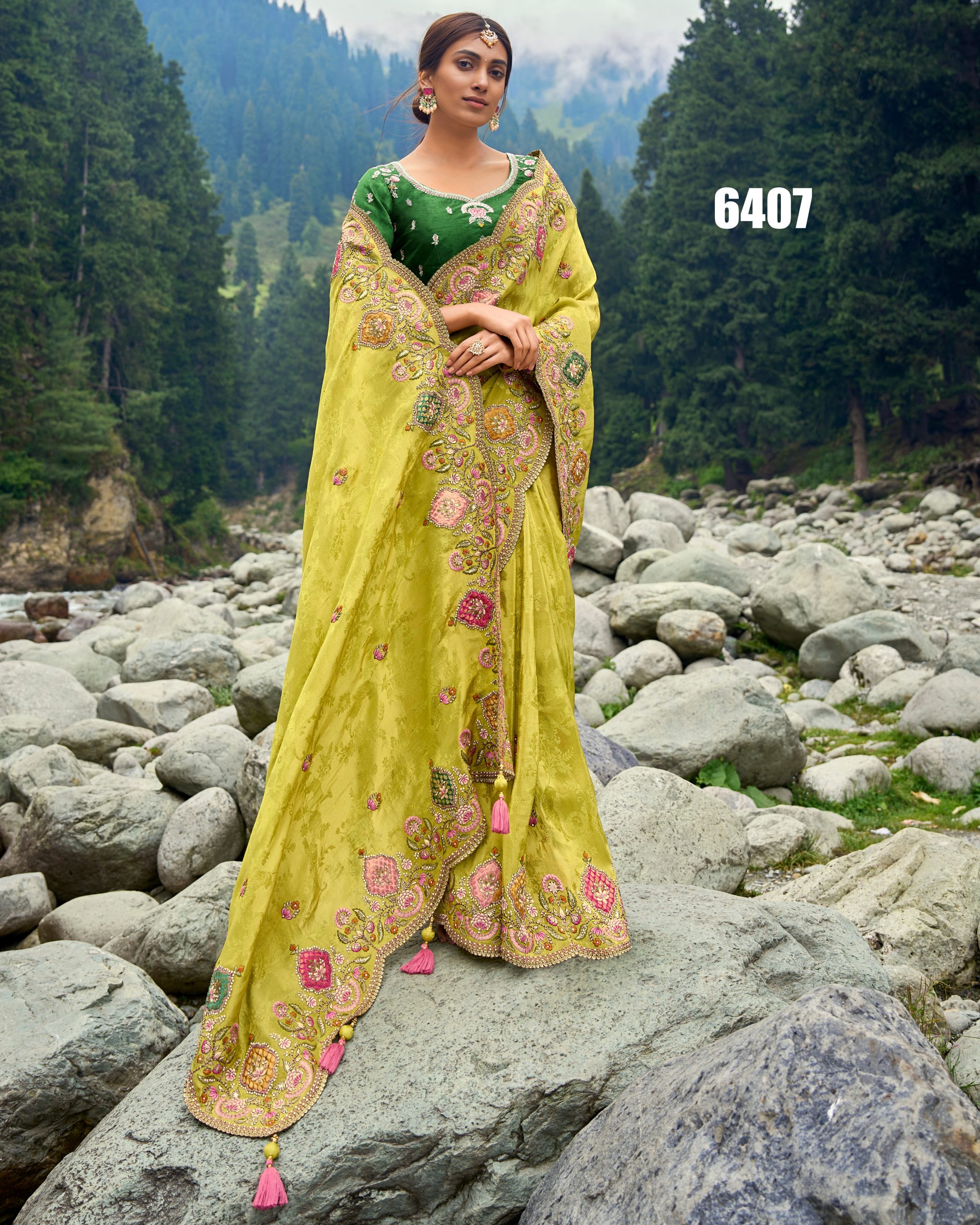 Women's Unstitched Pure Banarasi Silk Latest Designer Party Wear Saree