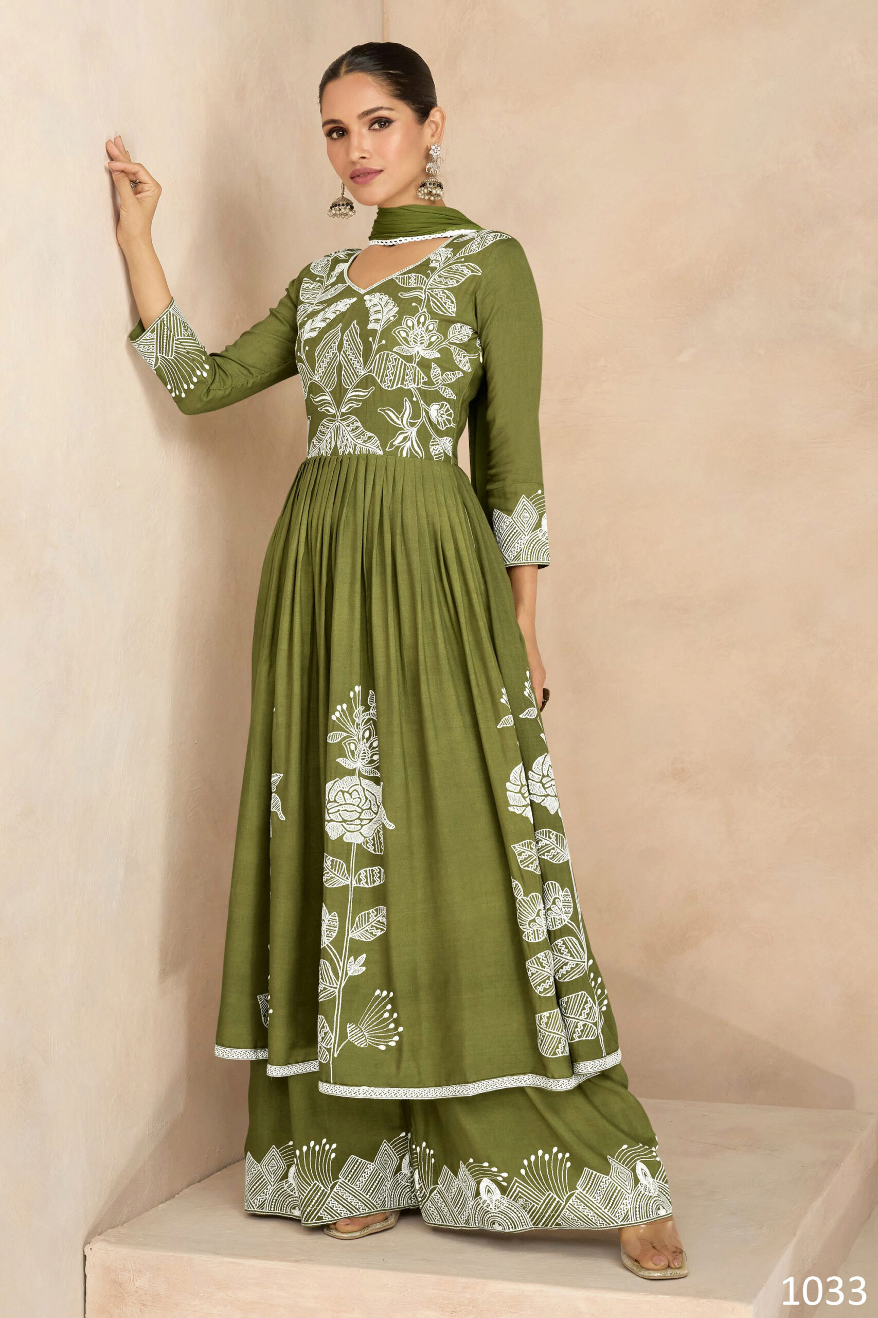 Heavy Rayon Lakhnavi Work Kurti With Dupatta N Nazmin Dupatta
