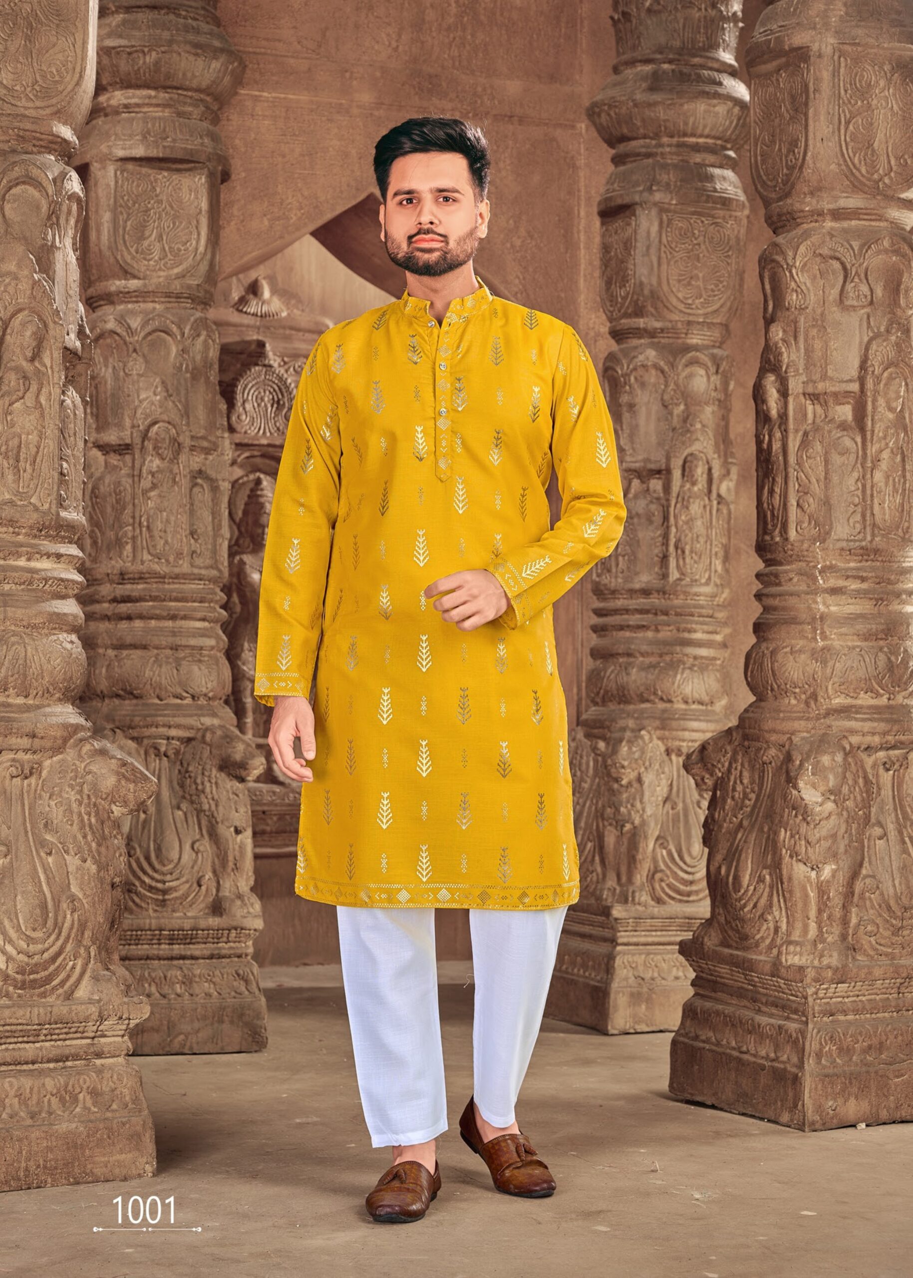 Gent's Cotton Kurta With Foil Print And Payjama