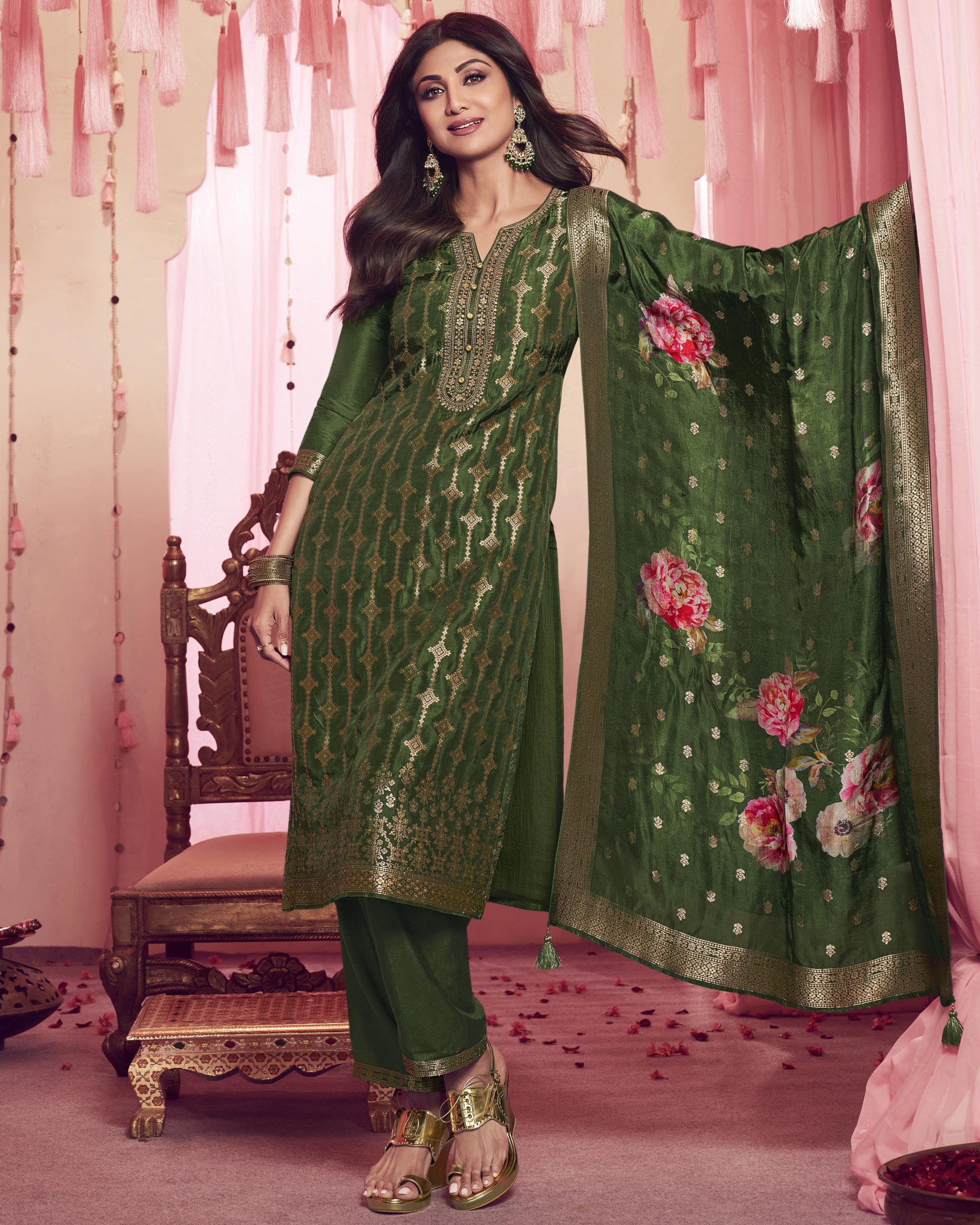 Women's Ready To Wear Pure Viscose Dola Jacquard Kurti Pent With Dupatta For Mehndi Function