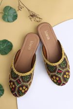 Presenting Women Juttis