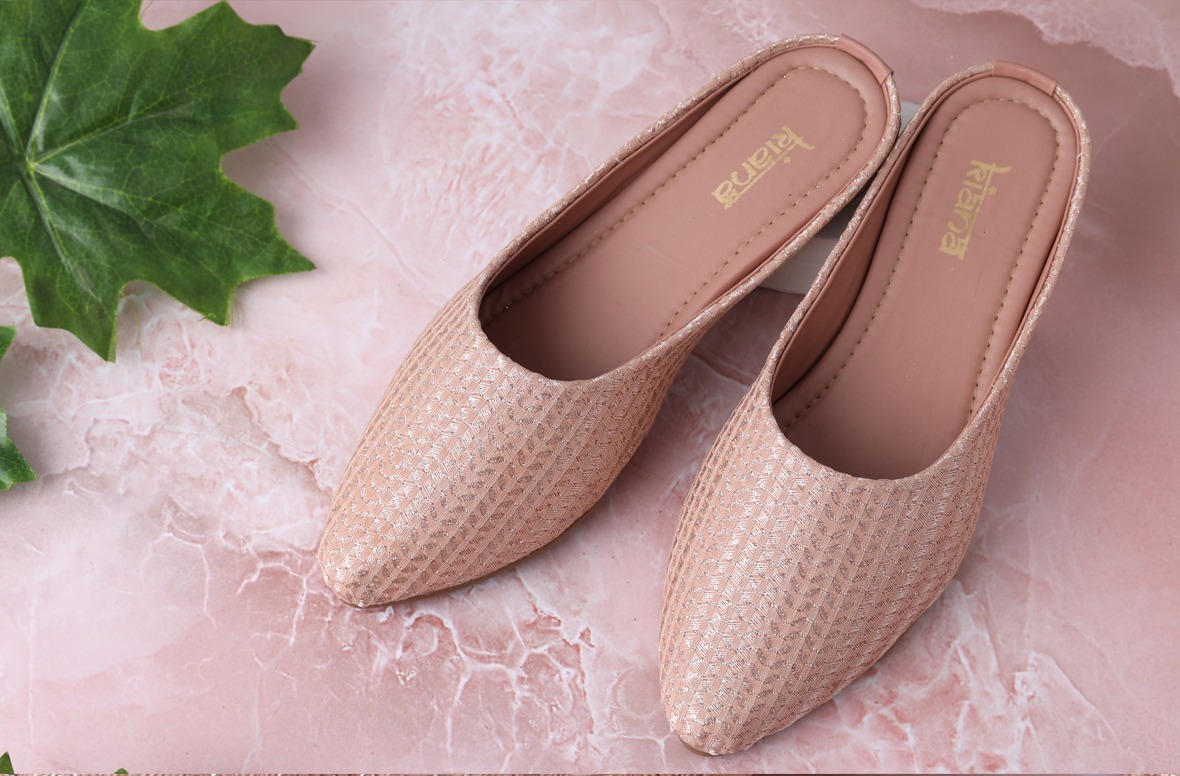 Presenting Women Juttis