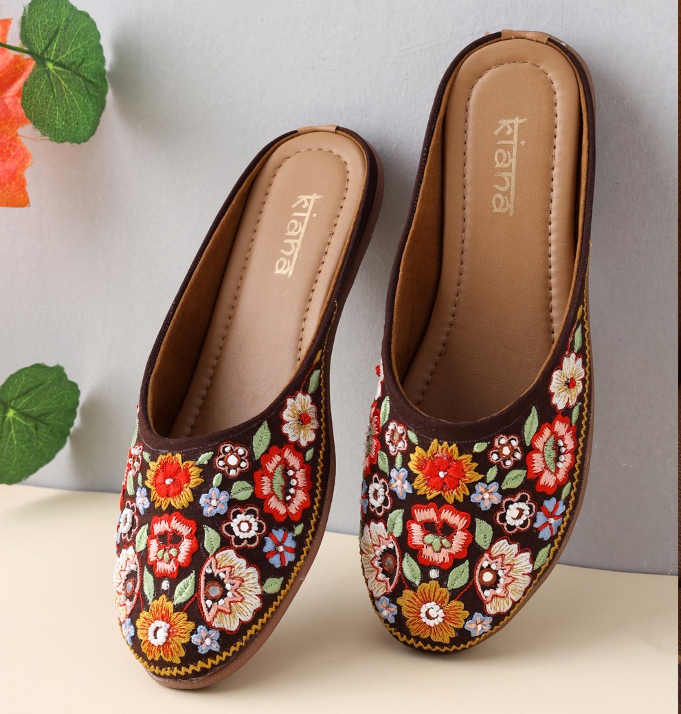 Presenting Women Juttis