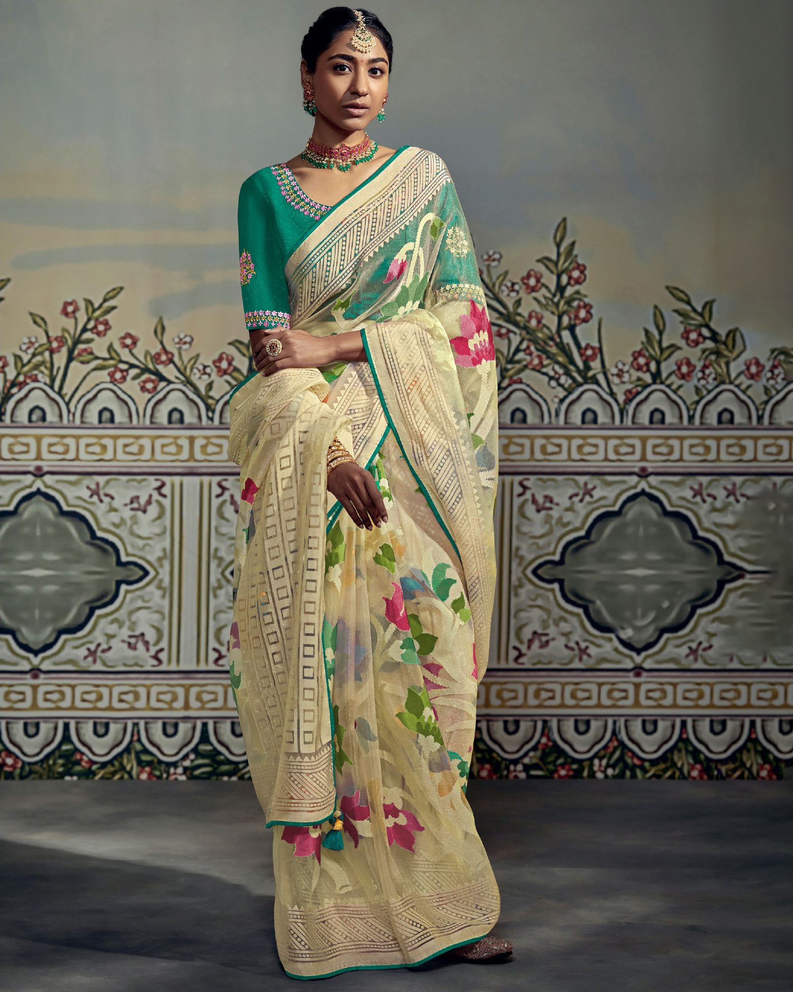 Women's Unstitched Soft Brasso Embrodiery Saree With Blouse