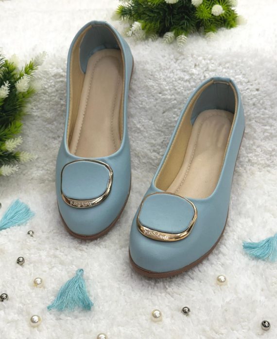 Step Into Grace With Women's Juttis