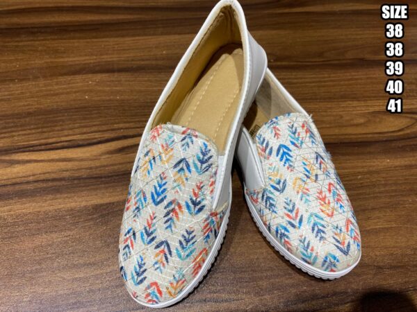 Latest Designer Low Top Casual Shoes Comfortable For Women