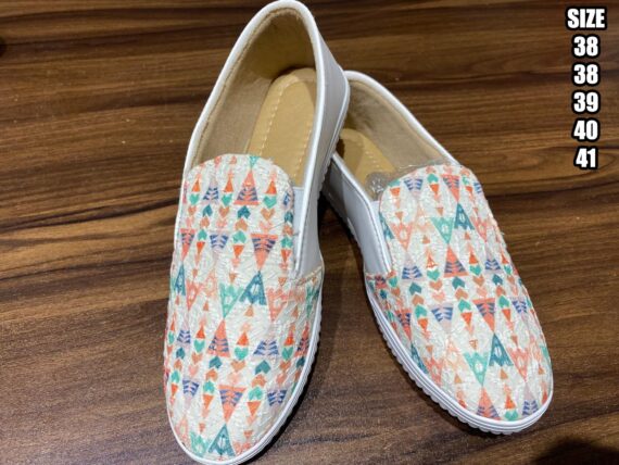 Latest Designer Low Top Casual Shoes Comfortable For Women