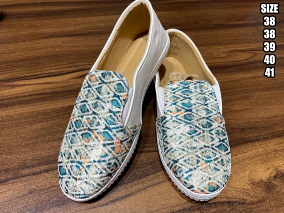 Latest Designer Low Top Casual Shoes Comfortable For Women