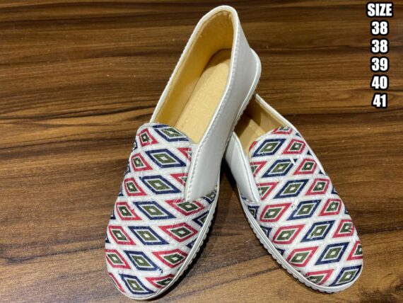 Latest Designer Low Top Casual Shoes Comfortable For Women