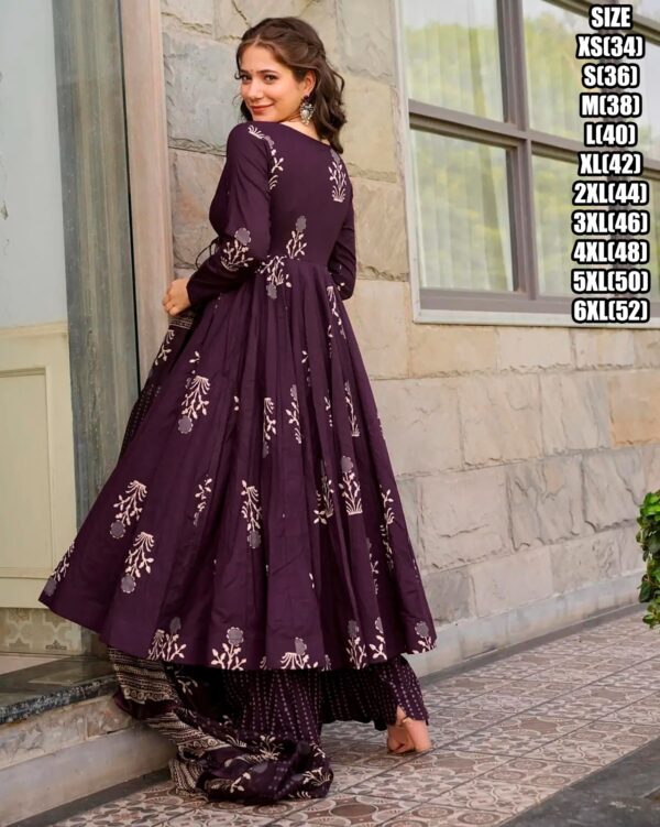 Presents This Three Piece Beautiful Printed Designer Anghrakha Kurti, Plazzo With Dupatta Collection