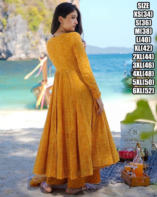 Presents This Three Piece Beautiful Printed Designer Anghrakha Kurti, Plazzo With Dupatta Collection