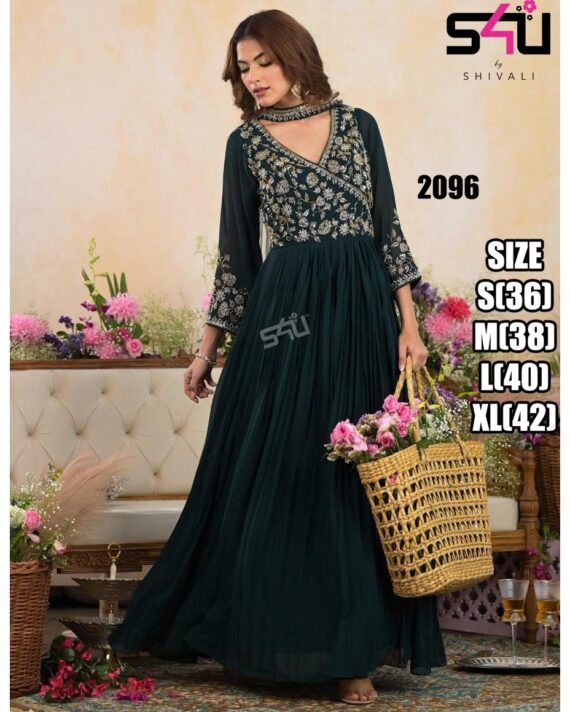 Women's Latest Choice With Our Beautiful Indian Ethnic Clothing For This Festive And Wedding Season