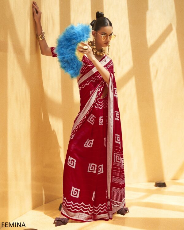 Saree In Georgette With Un-Stitched Blouse Piece For Parties And Festivals Wear