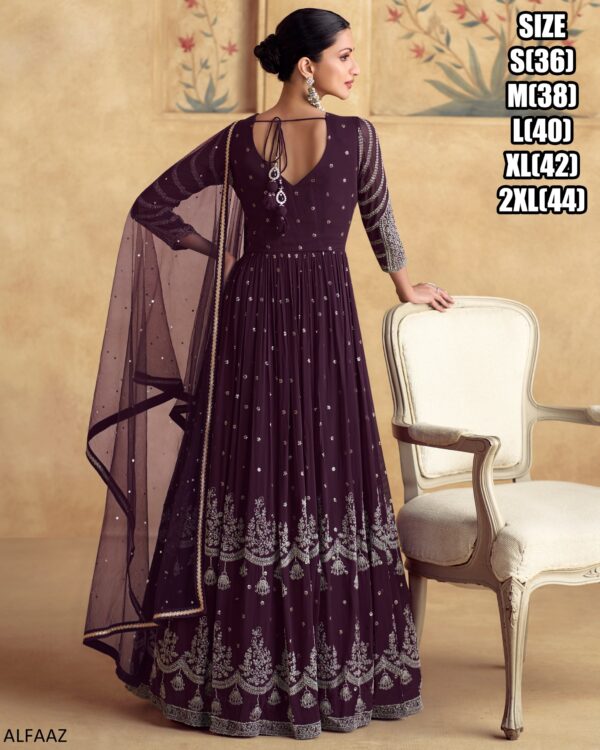 An Exclusive Collection Of Wedding Wear Sets With The Most Exquisite And Elegant Styles Can Wear For Women