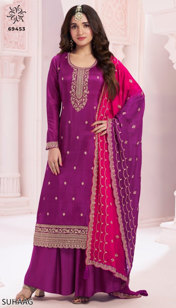 Shop At Ethnicrang For Beautifully Designed Salwar Kameez, Available In Both Classic And Contemporary Styles