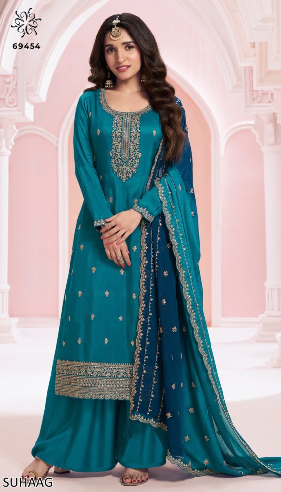 Shop At Ethnicrang For Beautifully Designed Salwar Kameez, Available In Both Classic And Contemporary Styles