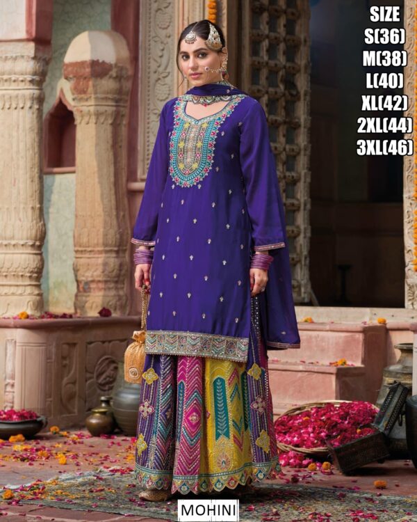 Shop Our Pakistani Salwar Kameez With Latest Designs And Colours!