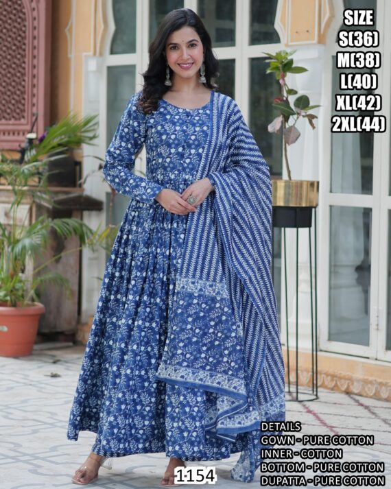 We Have Pure Cotton Gown Sets Available In Two Beautiful Colours!