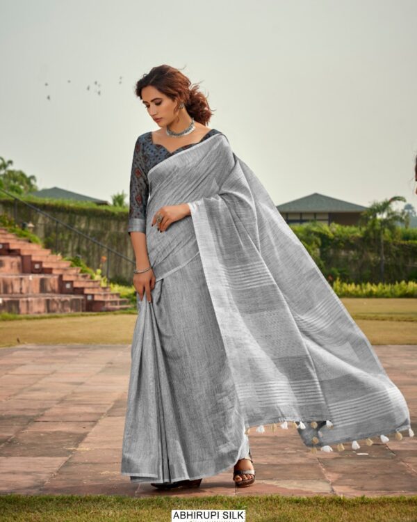 Choose From Our Collection Of Designer Sarees For Your Next Wedding, Party And More
