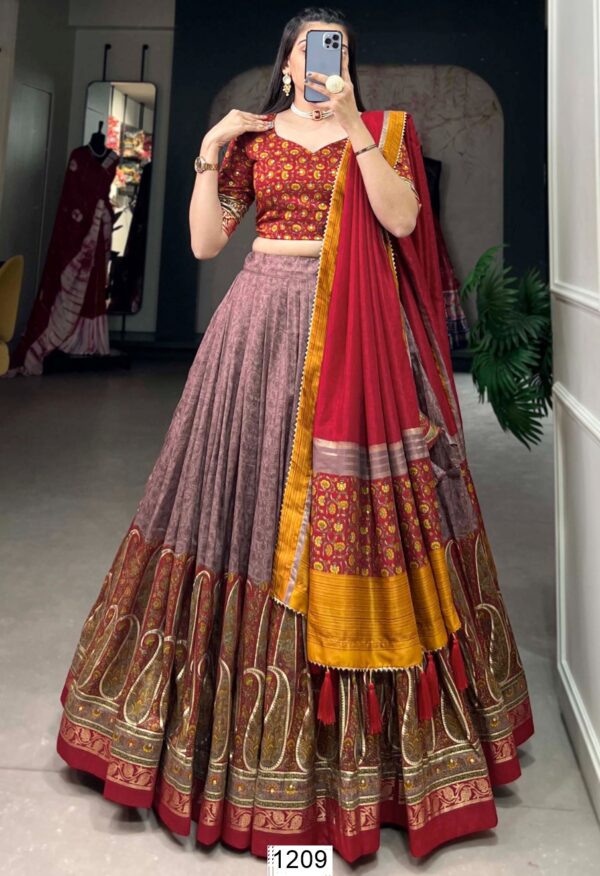 Buy Onion Pink Kashmiri Printed Lehenga Choli For Bridesmaid Online At Ethnicrang