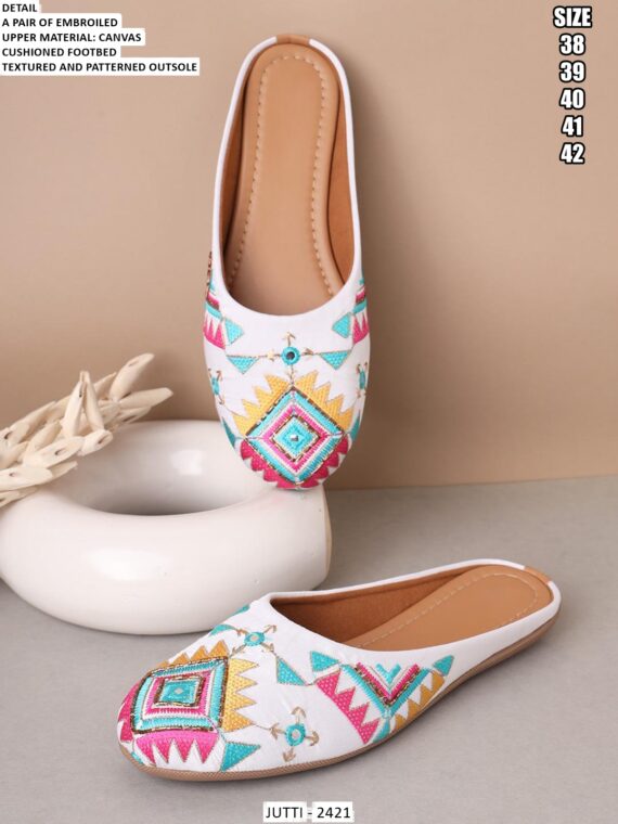 Buy Latest Collection Of Fine Looking Designer Ethnic Juttis For Ladies