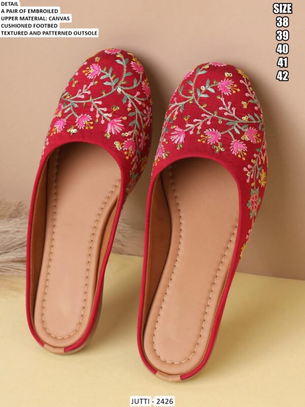 Buy Latest Collection Of Fine Looking Designer Ethnic Juttis For Ladies