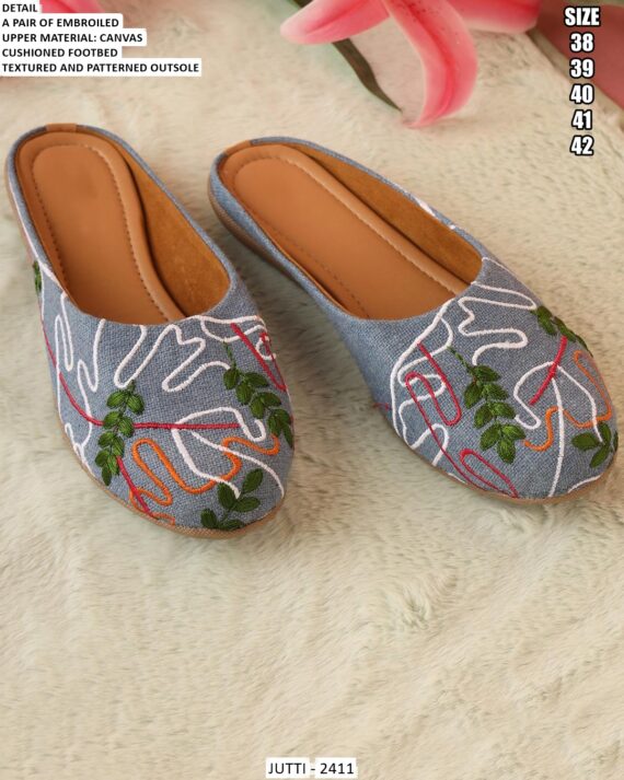 Buy Latest Collection Of Fine Looking Designer Ethnic Juttis For Ladies