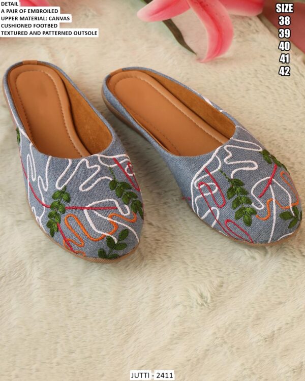 Buy Latest Collection Of Fine Looking Designer Ethnic Juttis For Ladies