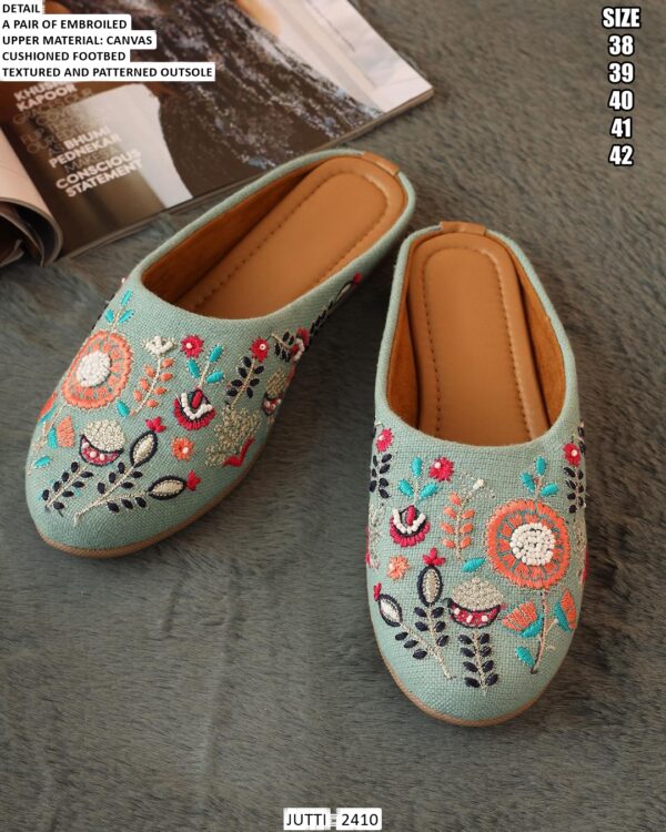 Buy Latest Collection Of Fine Looking Designer Ethnic Juttis For Ladies