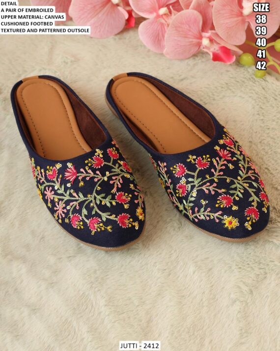 Buy Latest Collection Of Fine Looking Designer Ethnic Juttis For Ladies