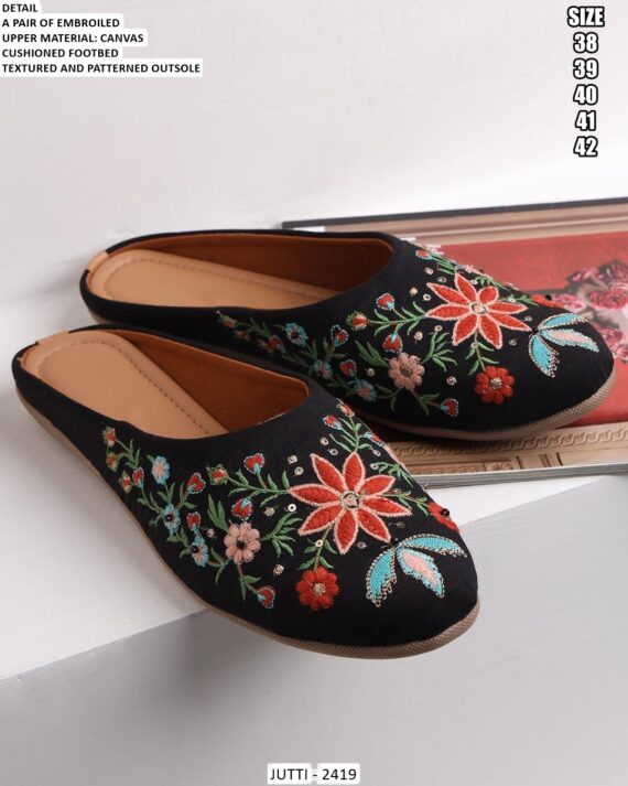 Buy Latest Collection Of Fine Looking Designer Ethnic Juttis For Ladies