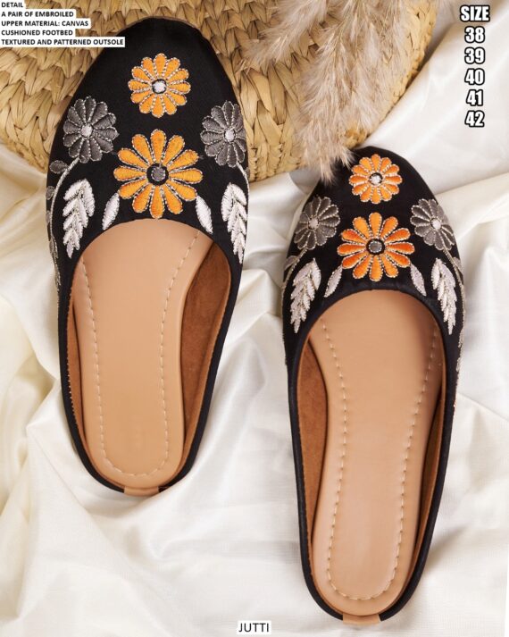 Buy Latest Collection Of Fine Looking Designer Ethnic Juttis For Ladies