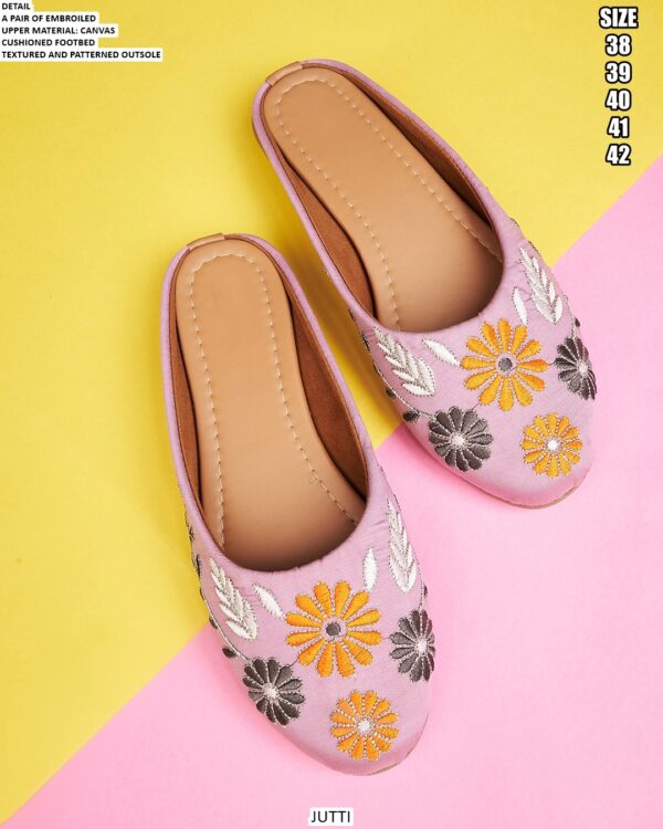 Buy Latest Collection Of Fine Looking Designer Ethnic Juttis For Ladies