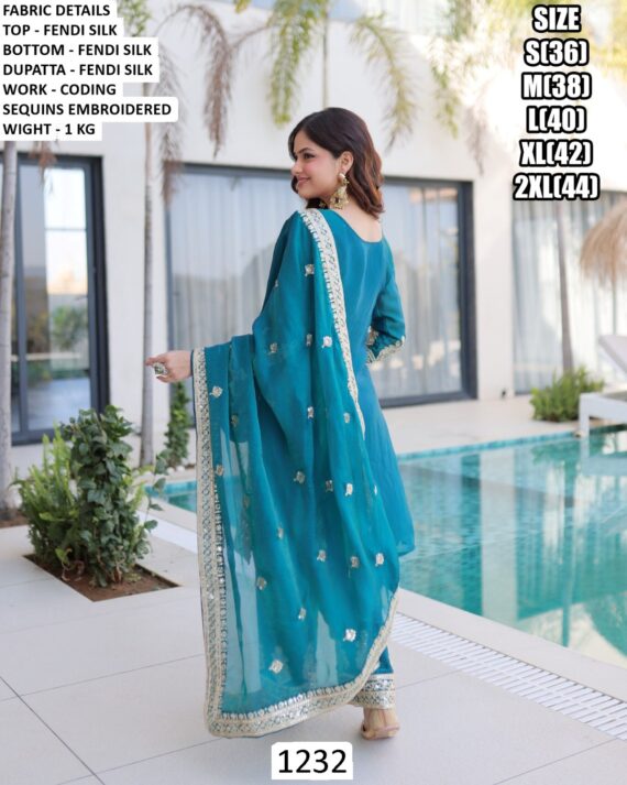 Fendi Silk Suit Set Shines With Rich Coding Sequin Embroidery, A Graceful Pan-Shape Neckline