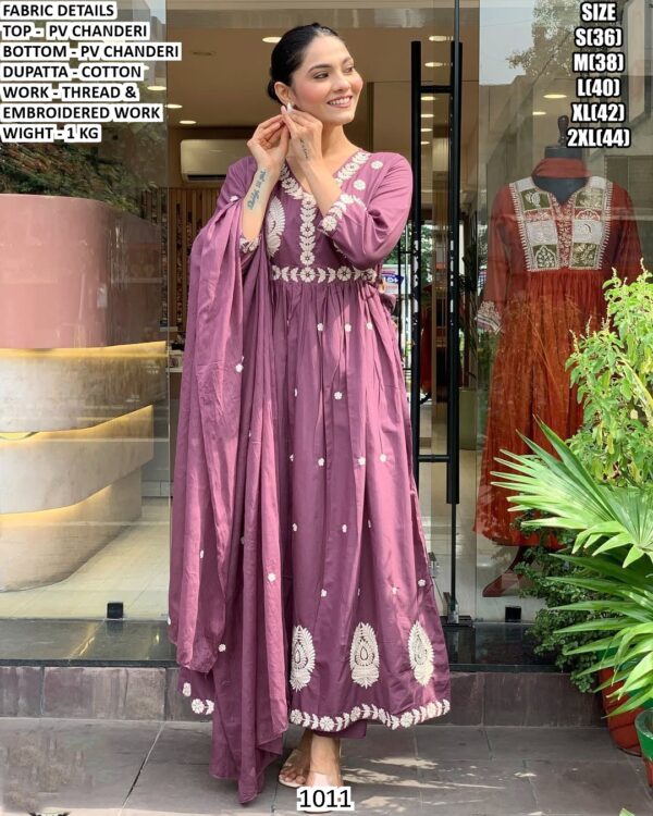 Women’s Mauve Pv Chanderi Kurta Set With Thread Embroidery And Dupatta