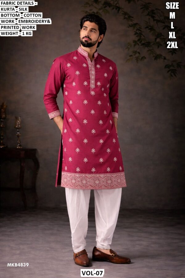Men’s Velvet Kurta Pajama Set With Embroidery And Printed Work