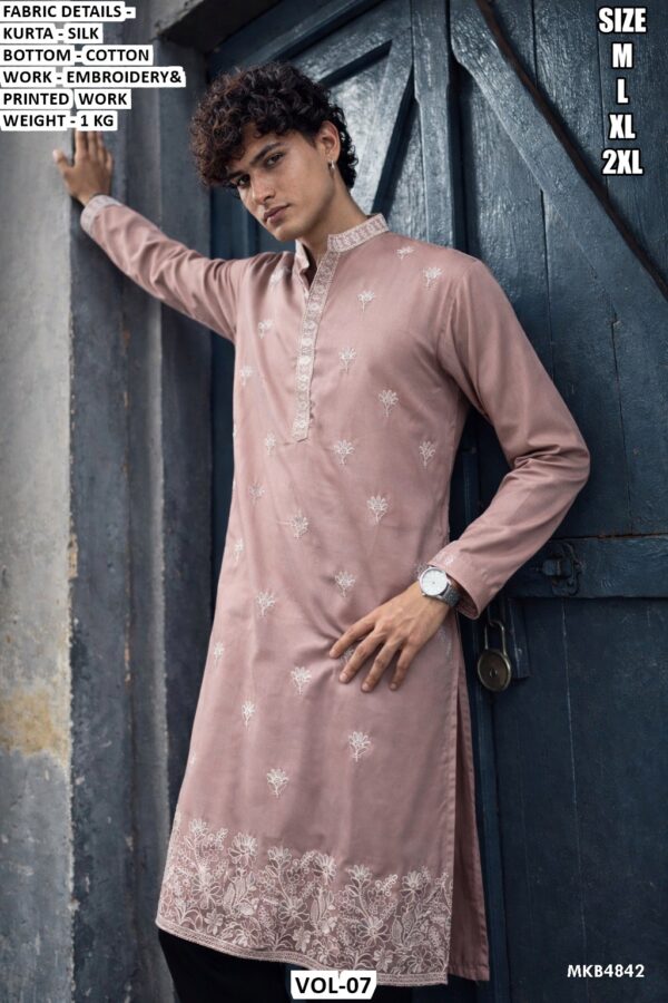 Men’s Velvet Kurta Pajama Set With Embroidery And Printed Work