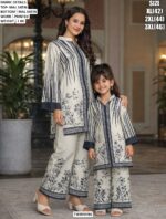 Trendy Mother Daughter Twinning Outfit For Casual Wear