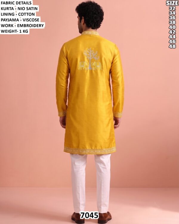 Men’s Embroidered Kurta Set For Festive Wear