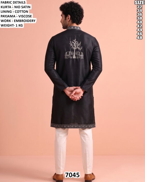Men’s Embroidered Kurta Set For Festive Wear