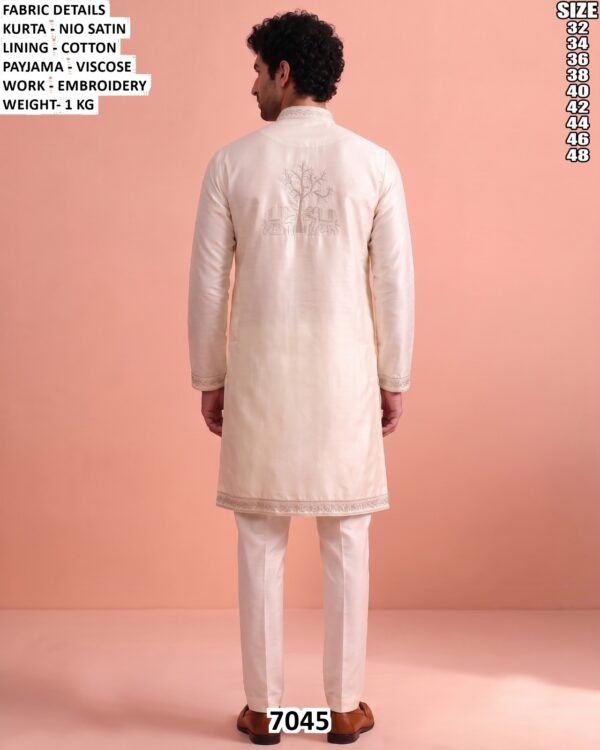 Men’s Embroidered Kurta Set For Festive Wear