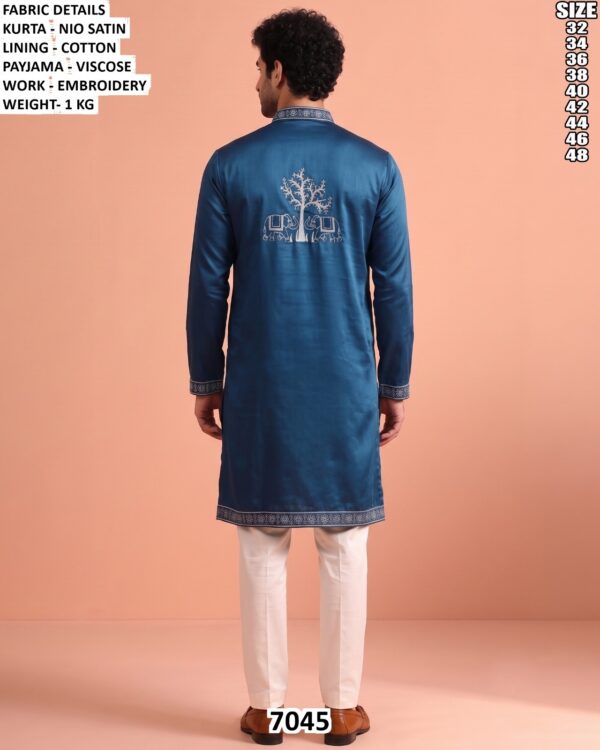 Men’s Embroidered Kurta Set For Festive Wear