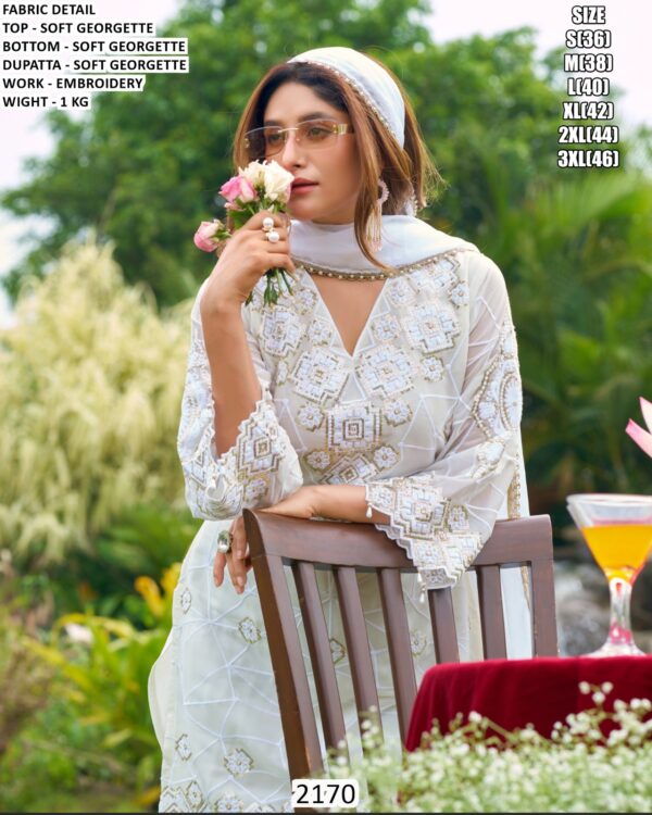 Graceful Embroidered Kurta Set For Special Occasions