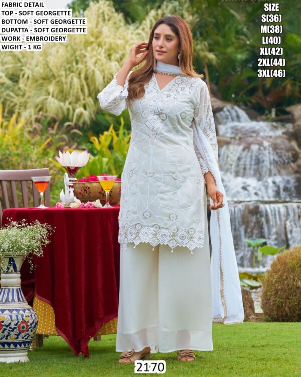 Graceful Embroidered Kurta Set For Special Occasions