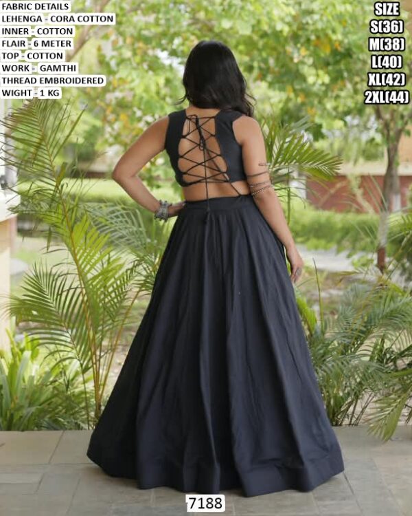 Traditional Lehenga Choli With Thread Work For Navratri