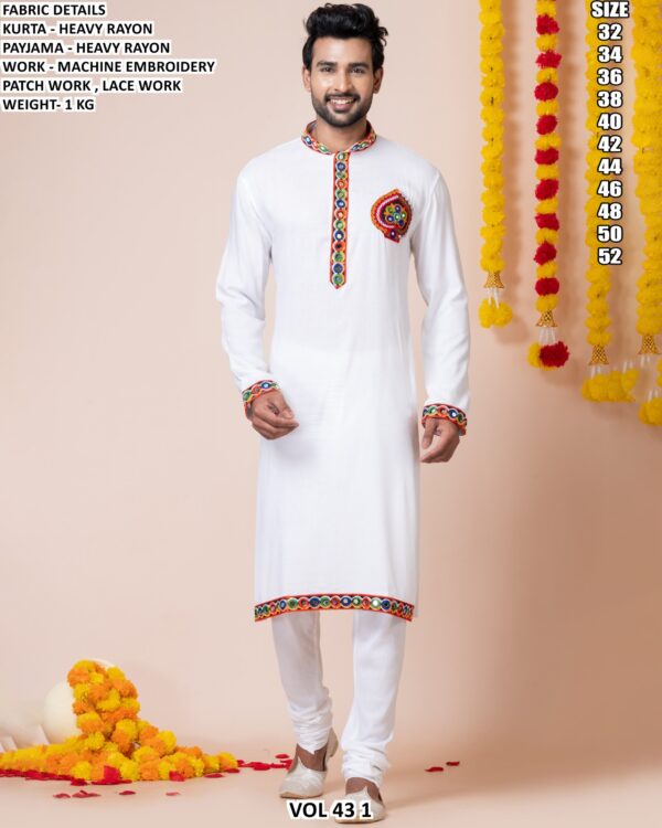 Stylish Men Kurta Pajama With Decorative Work
