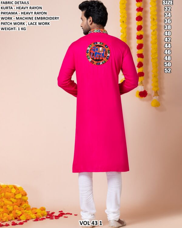 Stylish Men Kurta Pajama With Decorative Work