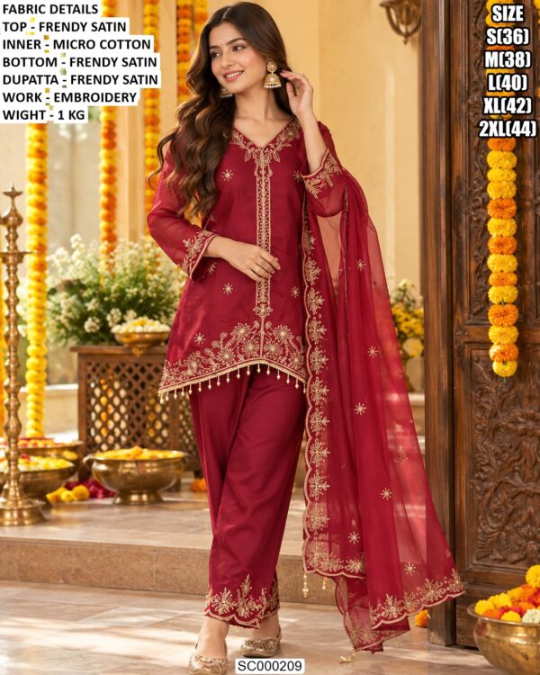 Traditional Kurta Pant Set For Special Functions